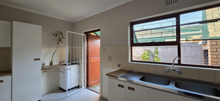 3 Bedroom Property for Sale in Die Wingerd Western Cape